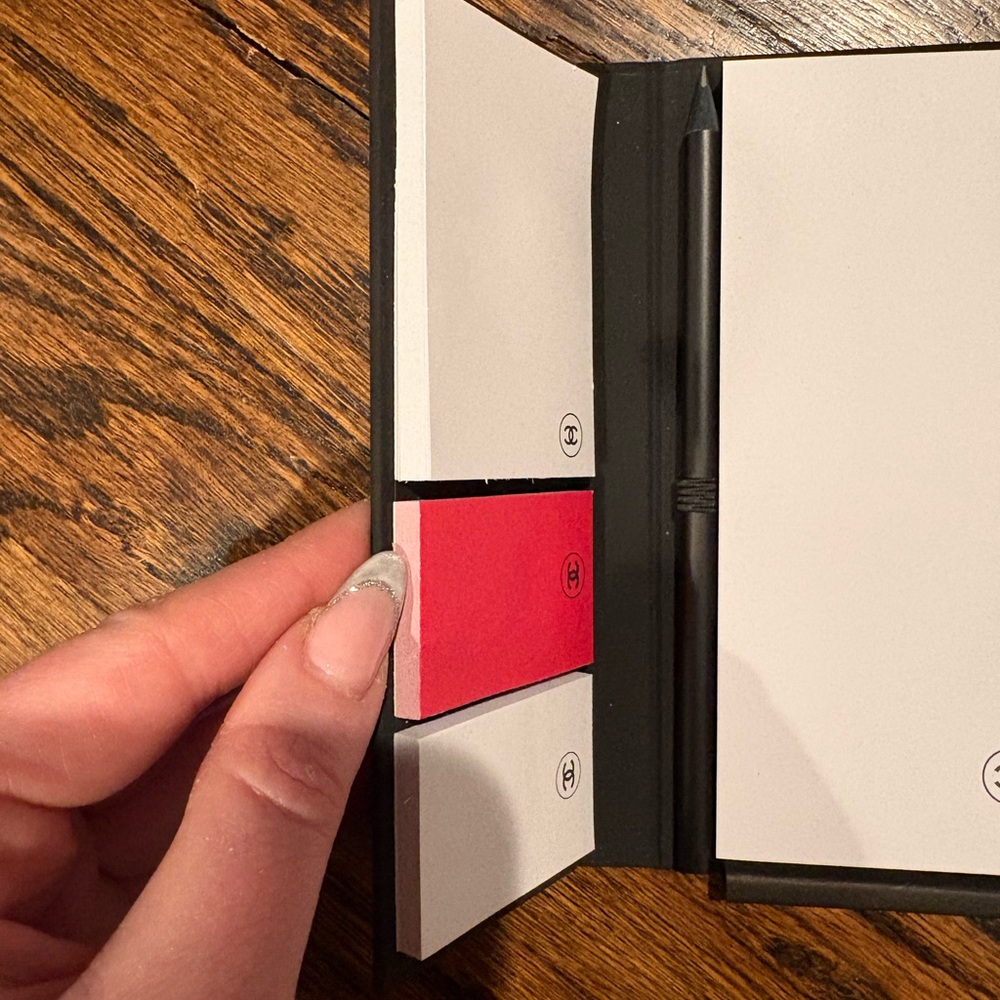 BN Chanel LA Collection Black, White and Red Stationery Set - Picture 3 of 6